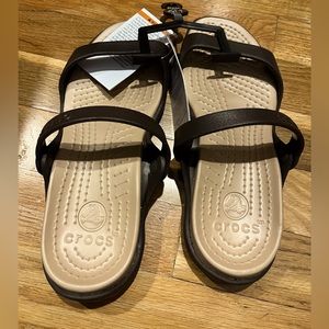 Crocs Cleo women’s size 7 sandal, espresso/gold color, NWT